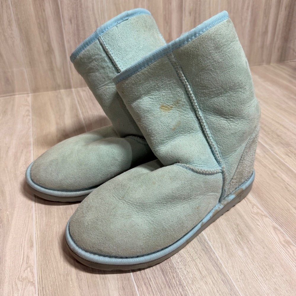 UGG Australia Classic Short Womens 7 Light Blue Sheepskin Boots Stained